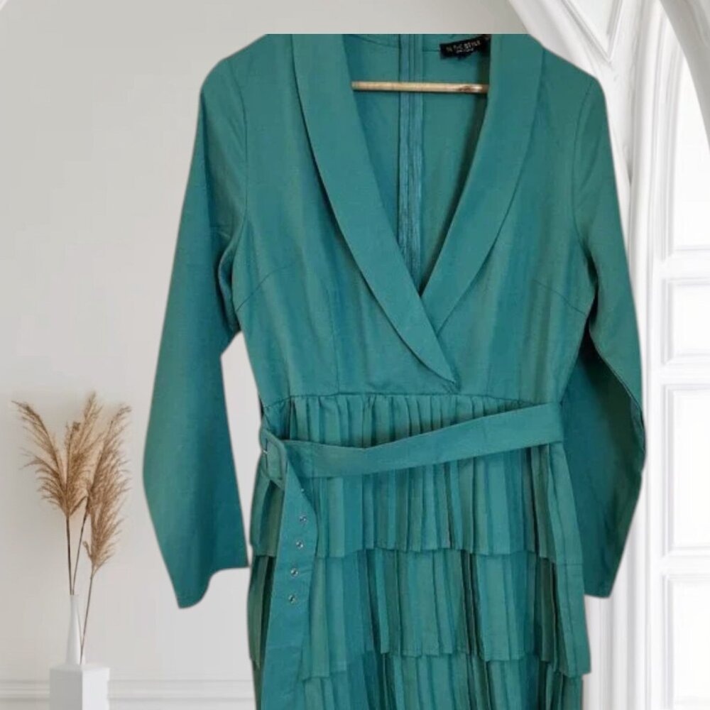 In The Style Green Mini Dress - Size 12 | Long Sleeve & Pleated Skirt